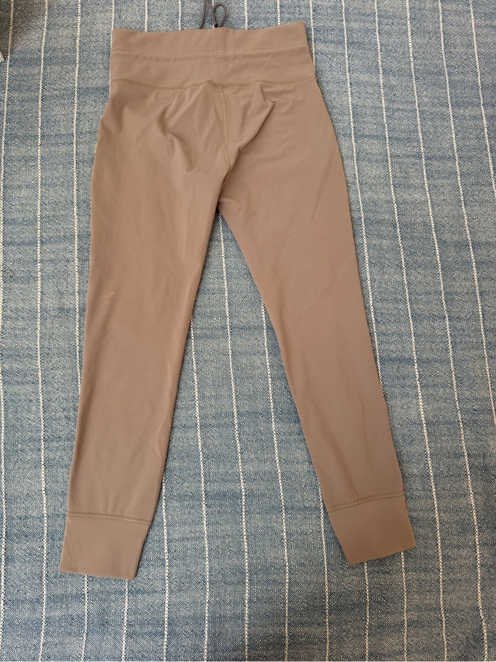 Vuori Taupe Leggings with Dark Trim - Picture 4 of 6